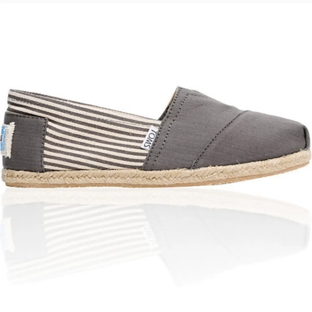 TOMS Classic University Ash Rope Sole Espadrille Shoes,size 6,5